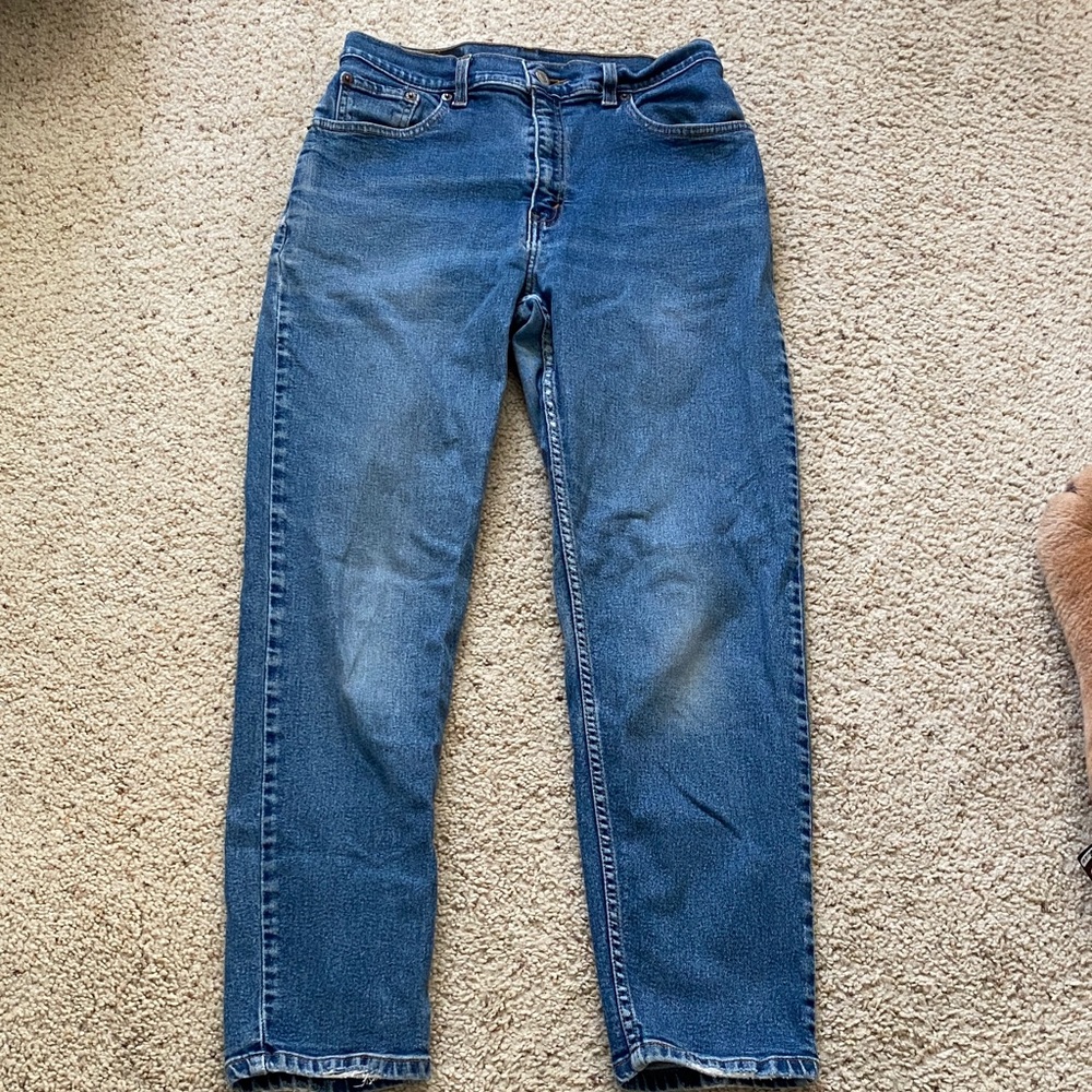 Vintage Levi’s 550 Tapered Leg. 28 x 27.